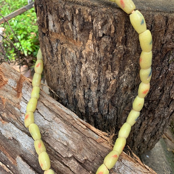 Indigenous Tribal Vintage African Trade Beads/Native - Picture 2 of 4